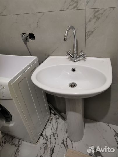Раковина со смесителем