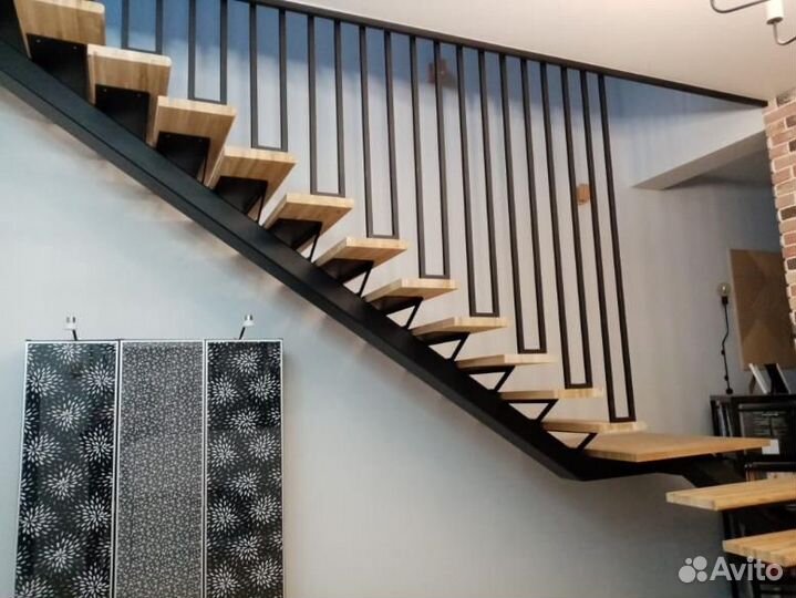 Лестница на металлокаркасе