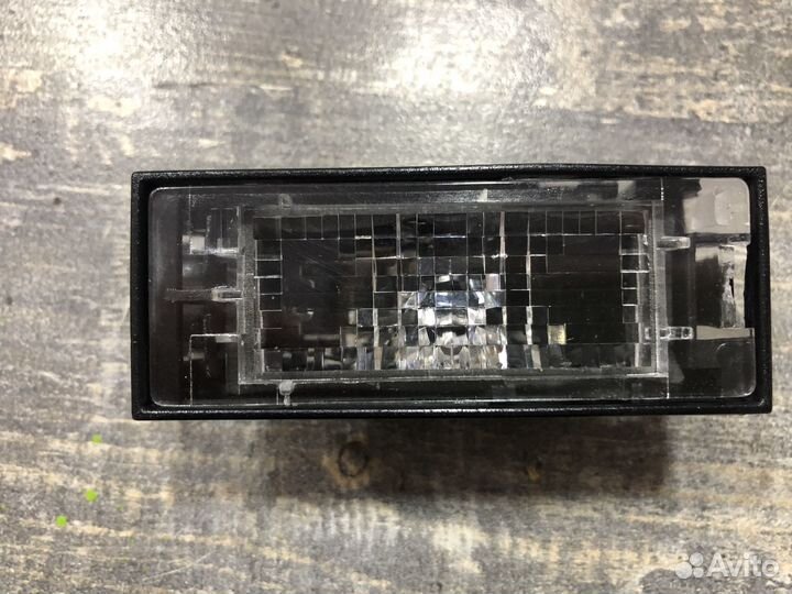 Фонарь освещения номерного знака Renault