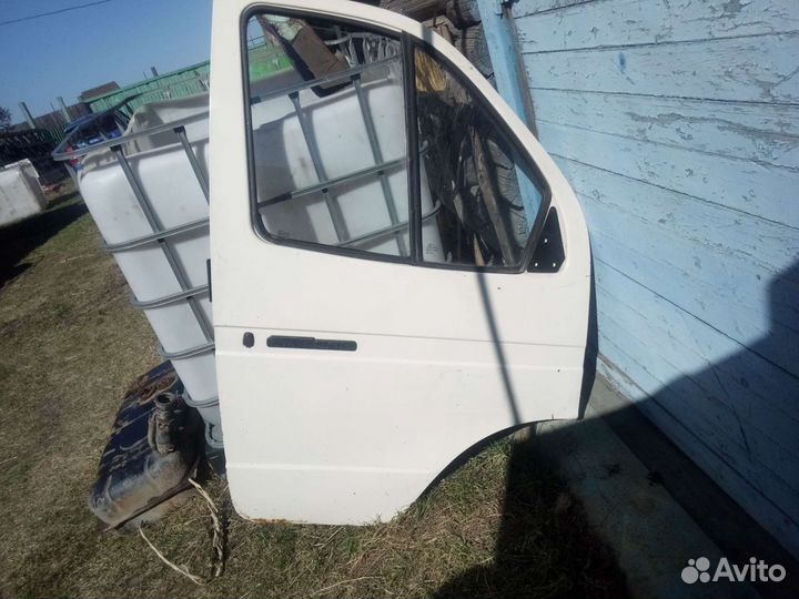 Газель, Дверь правая и бензобак или меняю на шуруп