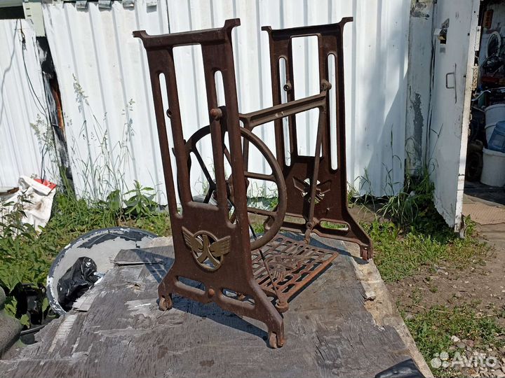 Стол для щвейной машины