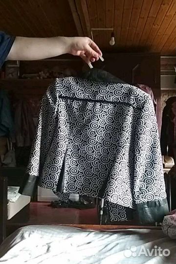 Продам женские костюмы