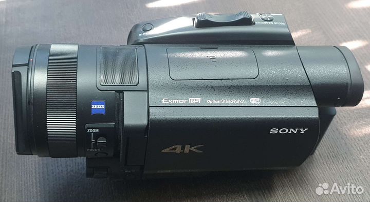 Видеокамера Sony FDR-AX700 черный