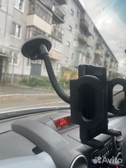 Держатель для телефона в машину