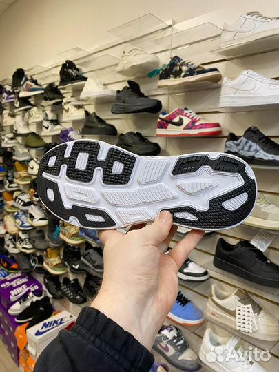 Кроссовки Hoka One One