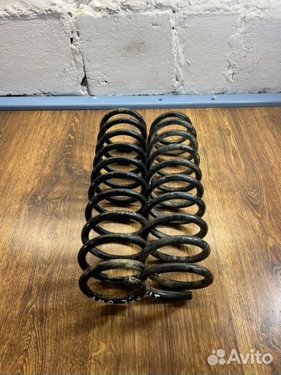 Пружина подвески задняя Mitsubishi Outlander