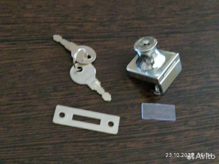 Замки на стекло, или др дверок для мебели