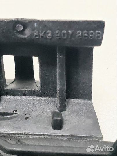 Направляющая заднего бампера Audi A4 В8