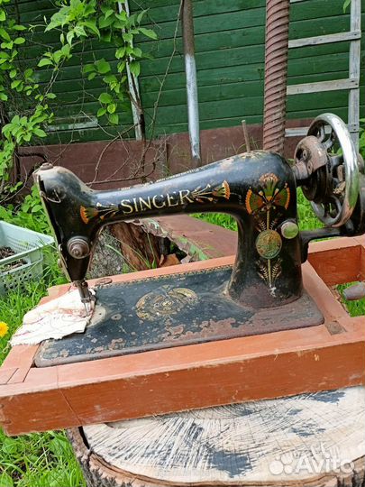 Швейная машина Singer
