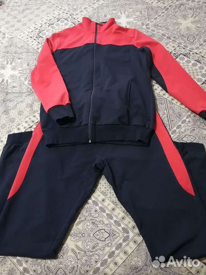 Спортивный костюм женский