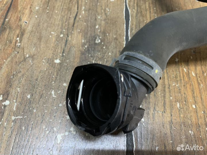 VW Golf Plus Патрубок радиатора 1,4л caxa