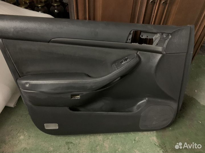 Тайота авенсис двери от 2006 - 08 г в сборе