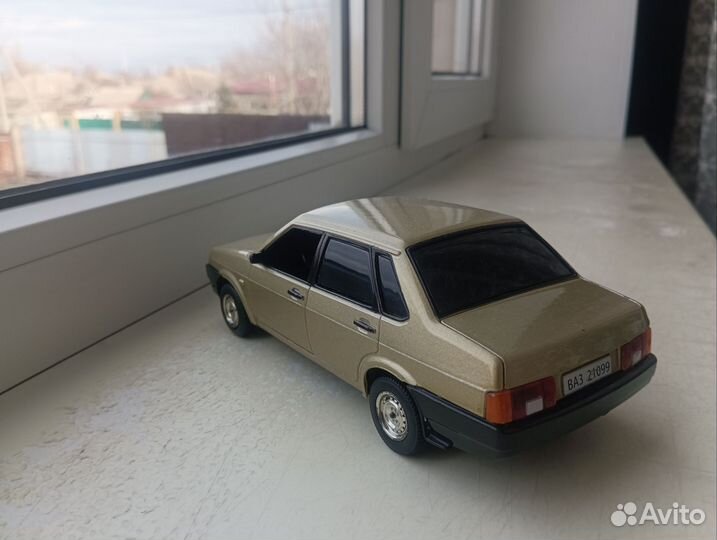 Модель автомобиля 1 24