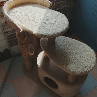 Домик для кота с когтеточкой