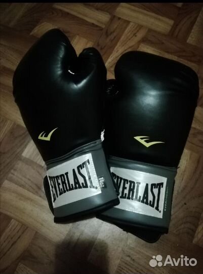 Боксерские перчатки 14 oz everlast