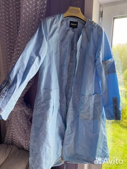 Плащик небесно-голубого цвета