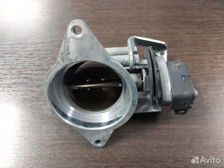 Дроссельная заслонка Bmw 520I E39 M52 1996