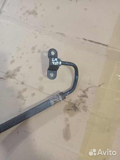 Трубка гидроподвески задняя правая Lexus Lx450D