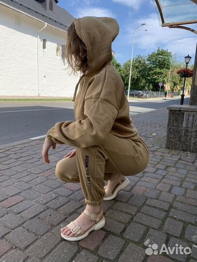 Спортивный костюм женский