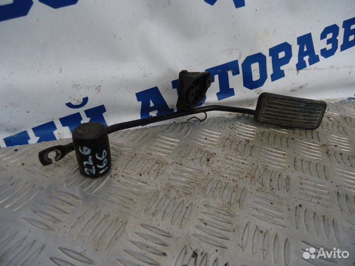 Педаль газа Toyota Vista