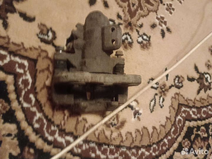 Задний правый суппорт на Хонда Цивик 4d