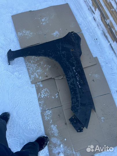 Крыло передние правое Toyota Rav4 30