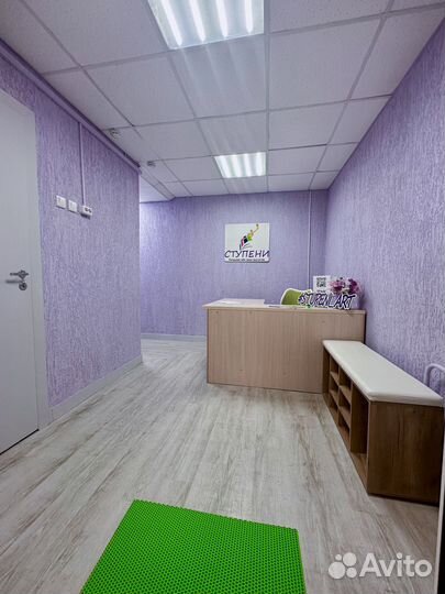 Продам пуфики, шкафы, стеллажи, столы, обувницы