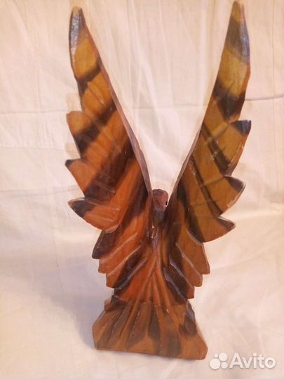 Статуэтка орла. Резьба по дереву
