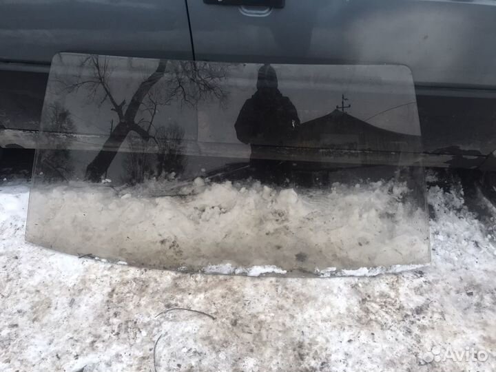 Лобовые стекла б/у