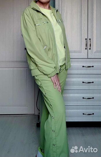 Спортивный костюм женский