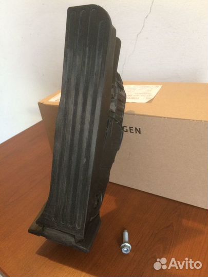 Педаль Audi Q3