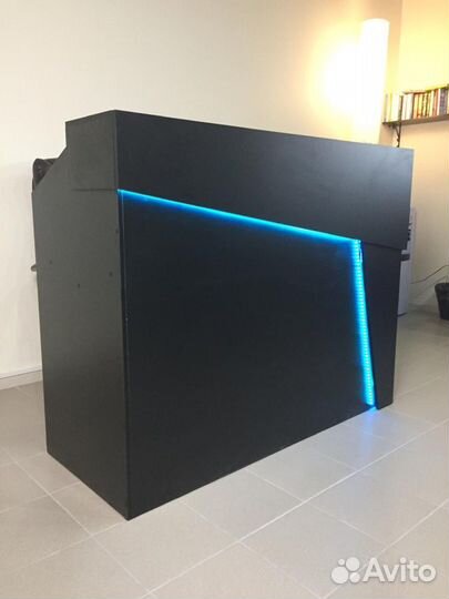 Стойка ресепшн