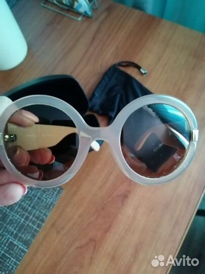 Солнцезащитные очки женские брендовые