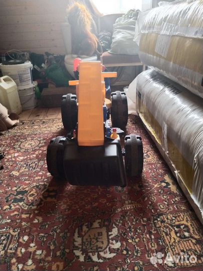 Мини трактор экскаватор