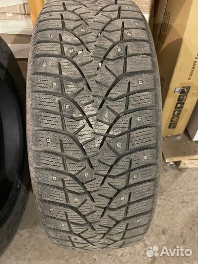 Bridgestone Blizzak Spike-02 205/55 R16