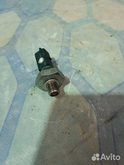Датчик давления масла 03C919081