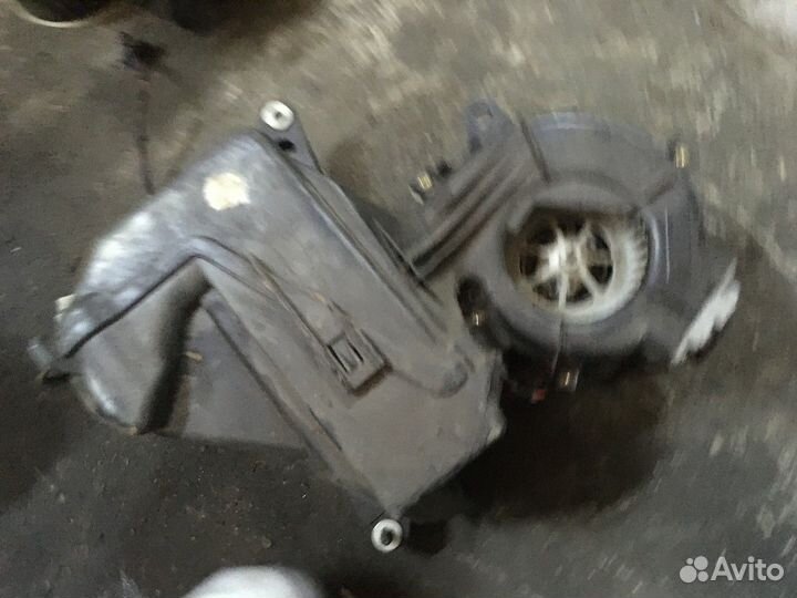 Корпус отопителя моторчик отопителя задний