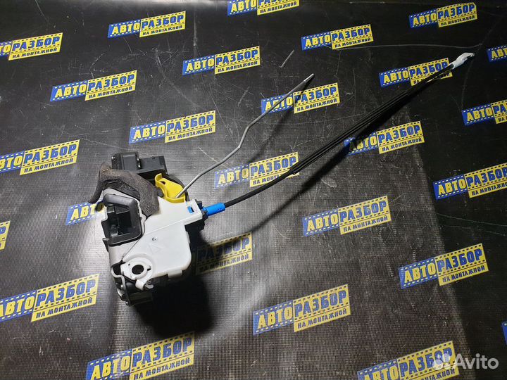 Замок двери передней левой Опель Астра J Круз