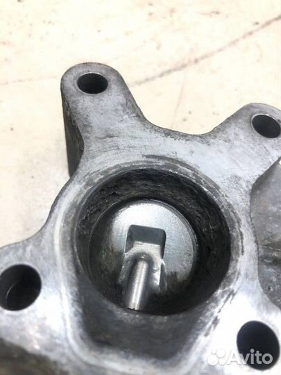 Клапан рециркуляции выхлопных газов (EGR) 2.5 TD Y