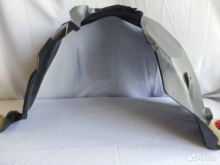 Подкрылок передний левый Renault Duster