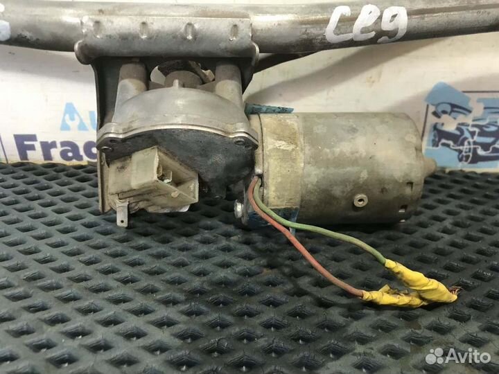 Трапеция стеклоочистителей Opel Kadett E16NZ 1.6