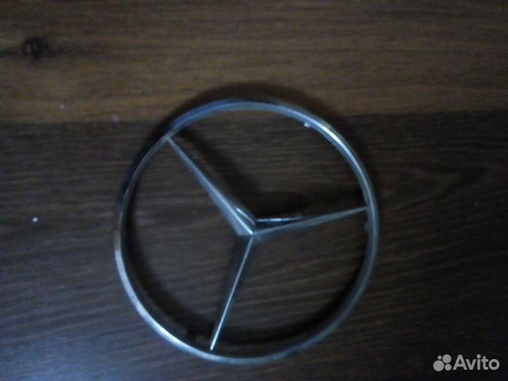 Значок mercedes от колпака