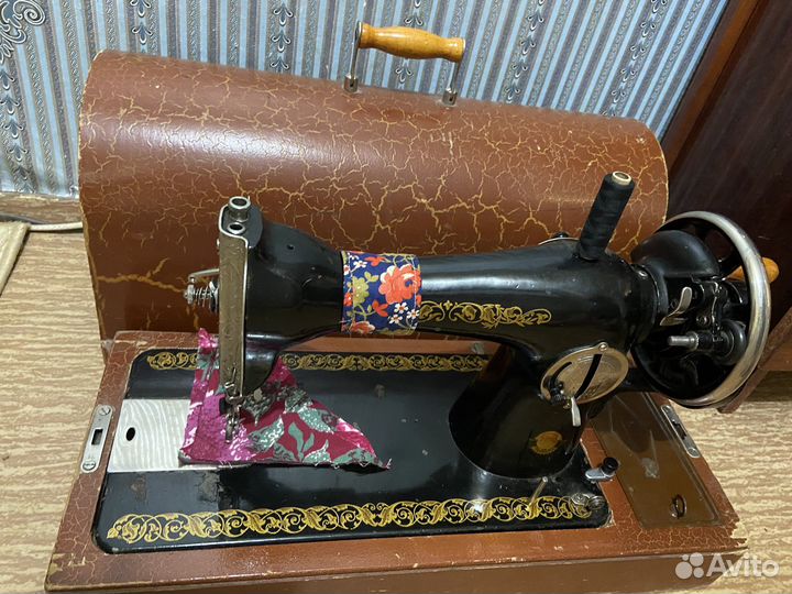 Швейная машинка ручная