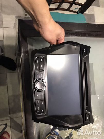 Продам магнитолу на Сантафе 3