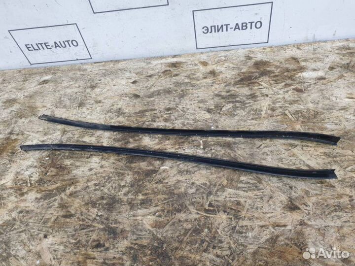 Молдинг лобового стекла Porsche Cayenne