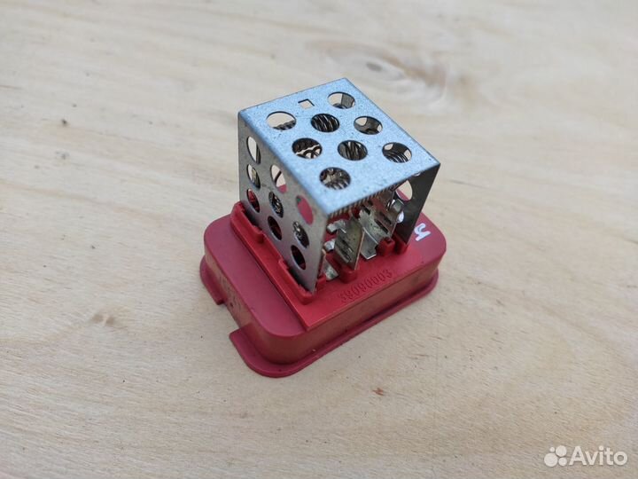 Резистор отопителя скалона на Опель Зафира Б