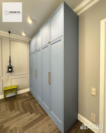 Распашной шкаф