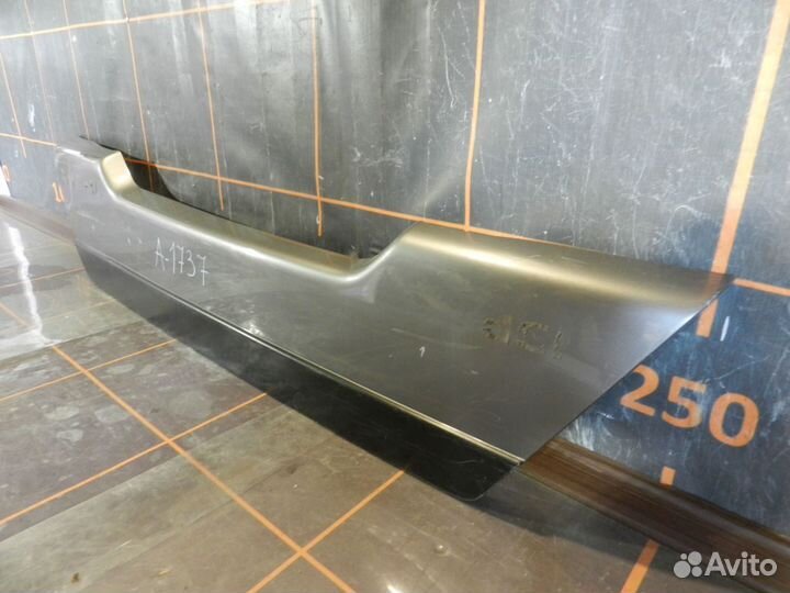 Накладка двери багажника - Nissan X-Trail T31