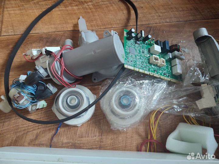 Запчасти б/у от стиральной машины Electrolux