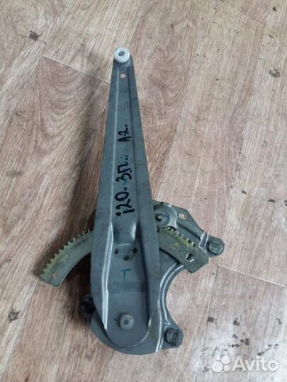 Стеклоподъемник механический задний правый Hyunda